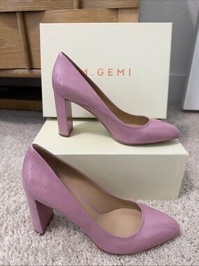 M. Gemi Pink Leather Block Heel Pumps
